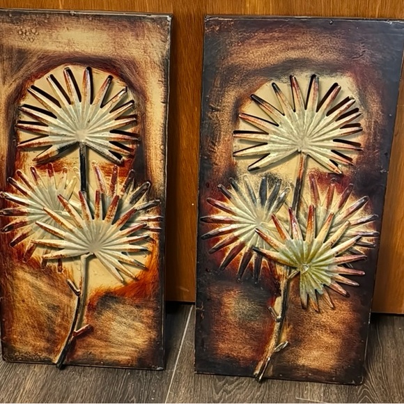 3 Hands Corp Metal Art - Qty 2